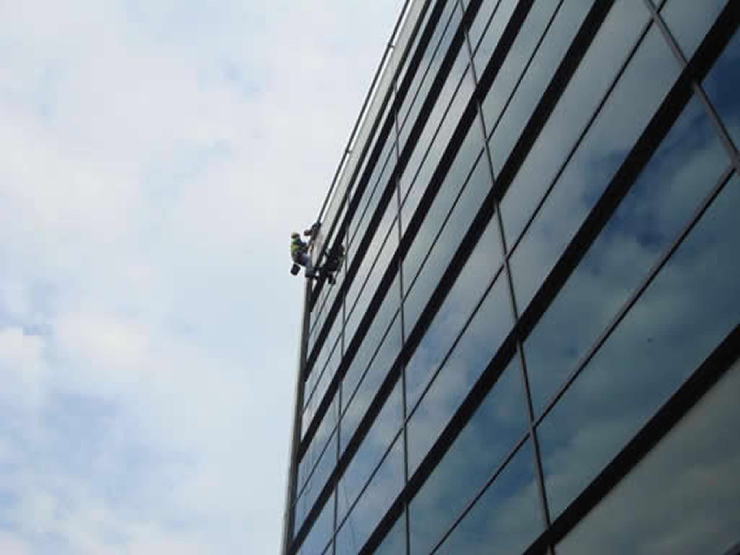 R&P Access - rope access (20) - Leicester University Glazing work 3 R&P Access - rope access (20) - Leicester University Glazing work 3